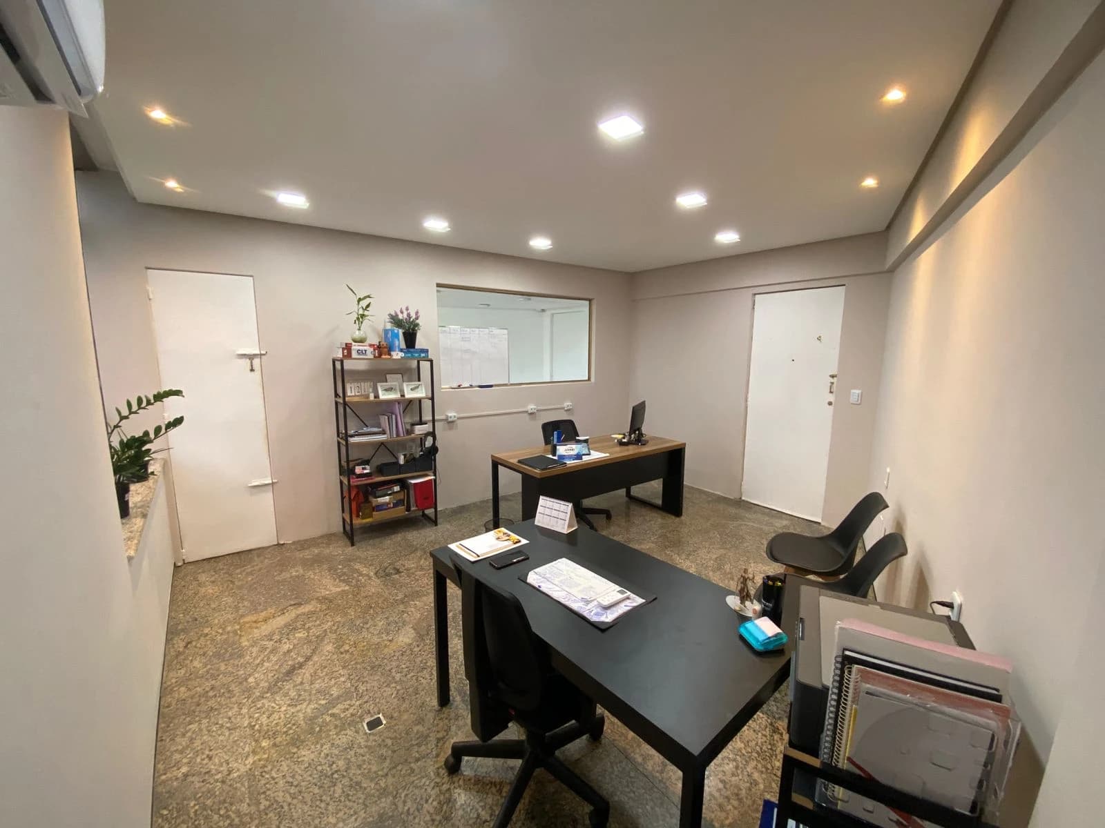 Sala comercial em localização estratégica 